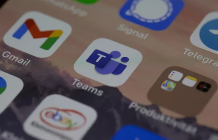 Microsoft Teams riorganizza la toolbar: addio ai fraintendimenti con 'Raise Hand'