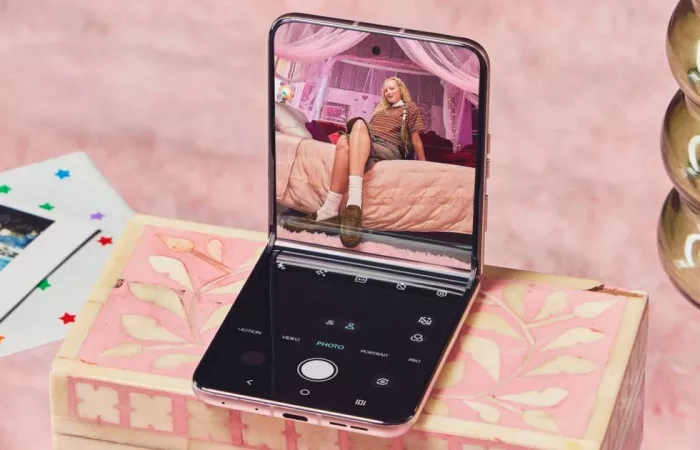Motorola rinnova la gamma Razr con due nuovi flip phone