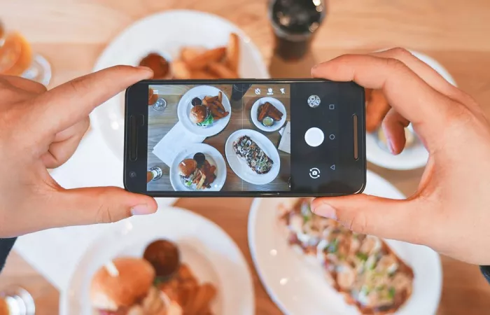 Social media e diete: vedere cibo online può aiutare a gestire le voglie