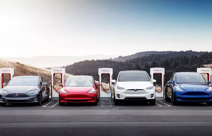 Tesla rilancia il Supercharging gratuito per Model 3 Premium e Performance