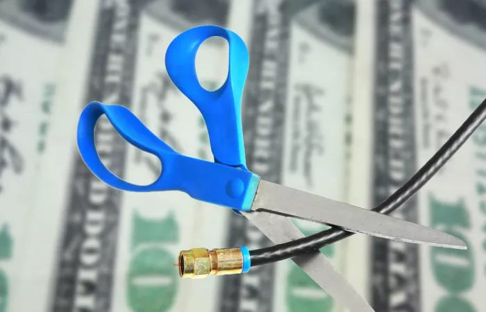 TV streaming live: confronto tra i principali servizi sui 100 canali top