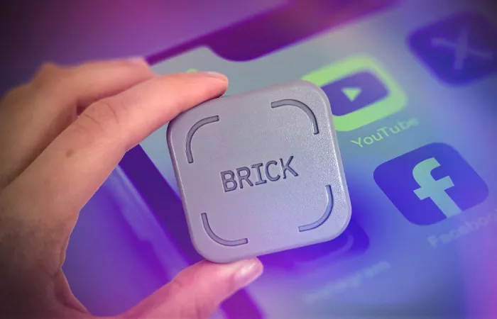 Brick: il magnete NFC che aiuta a ridurre il tempo passato sull’iPhone
