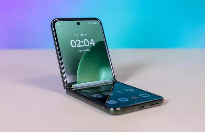 Motorola Razr Plus 2026: evoluzione tiepida per il foldable di fascia media