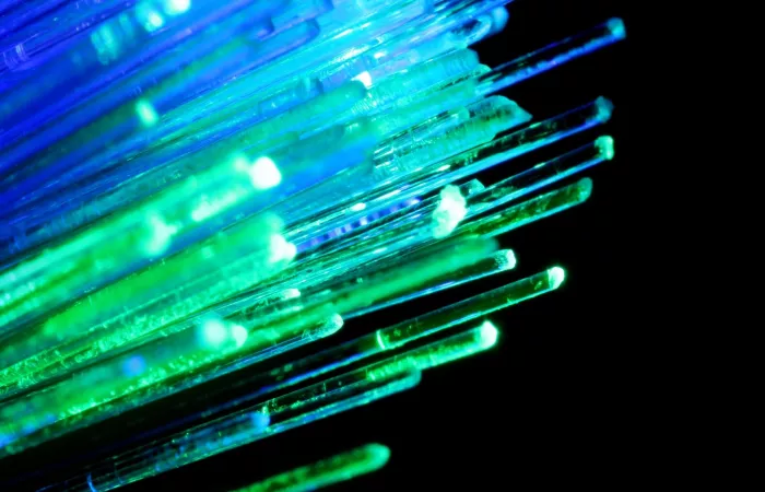 Nvidia investe 300 milioni su Corning per potenziare la produzione di fibra ottica negli USA