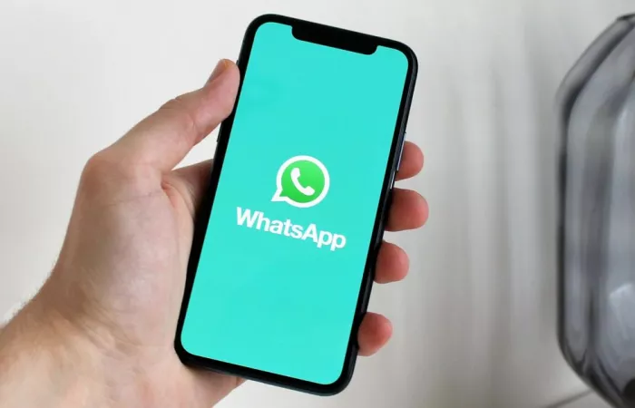 WhatsApp testa messaggi che scompaiono dopo la lettura