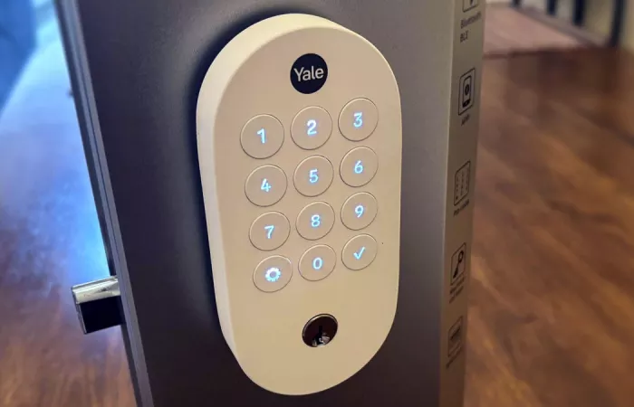 Yale lancia la nuova Smart Lock compatibile con Matter e Google Home