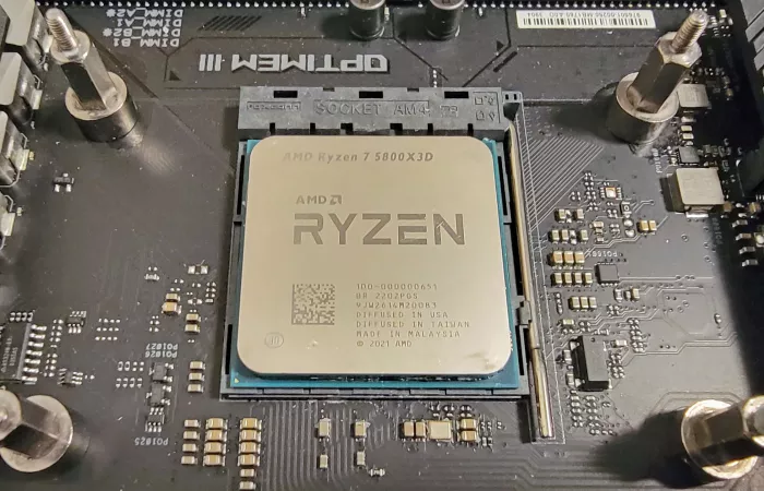 AMD rilancia il Ryzen 7 5800X3D: una reingegnerizzazione necessaria