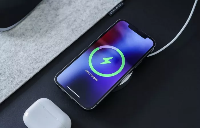 Apple, Google e Xiaomi collaborano per il nuovo standard Qi 50W
