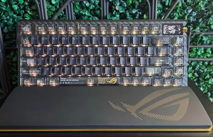 Asus ROG Azoth Extreme Edition 20: tastiera meccanica di lusso per il gaming