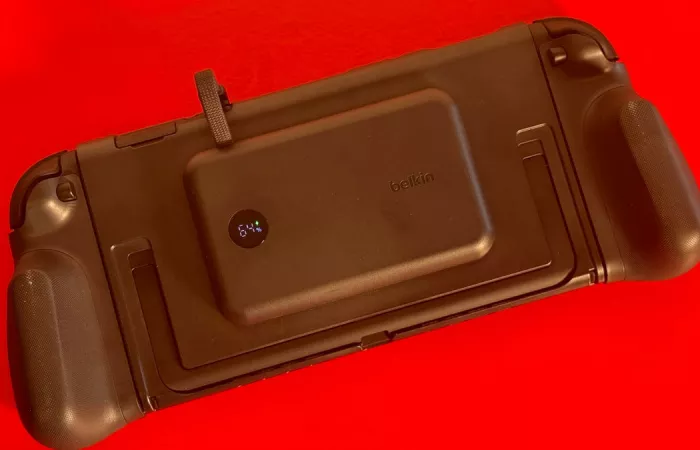 Belkin Charging Grip, una batteria maggiorata per Nintendo Switch 2