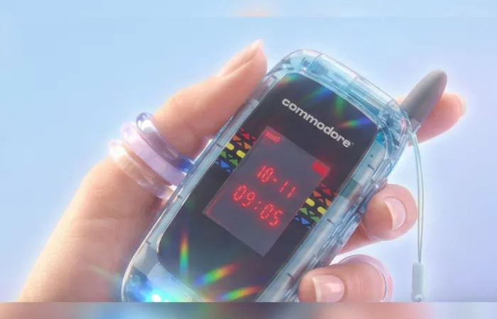 Commodore rilancia il flip phone con supporto alle app Android