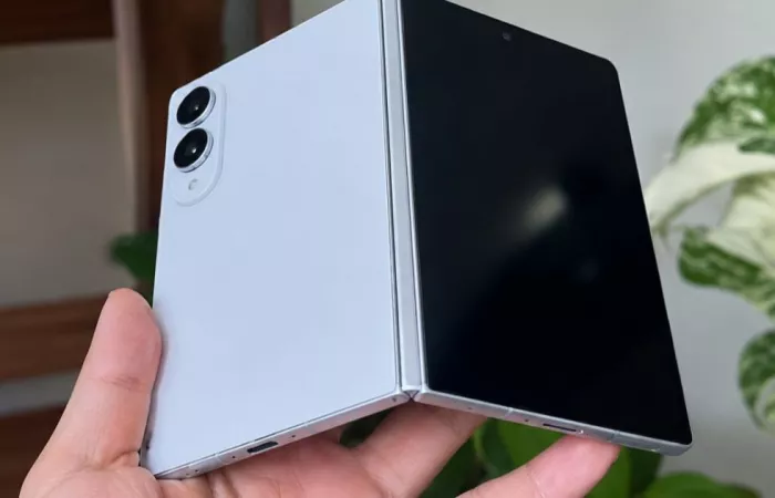 Galaxy Z Fold 8 Wide: Samsung punta su leggerezza e display migliorato