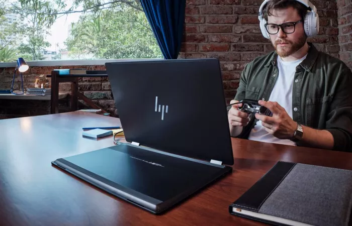 HP OmniBook X Flip: un laptop versatile per lavoro e intrattenimento