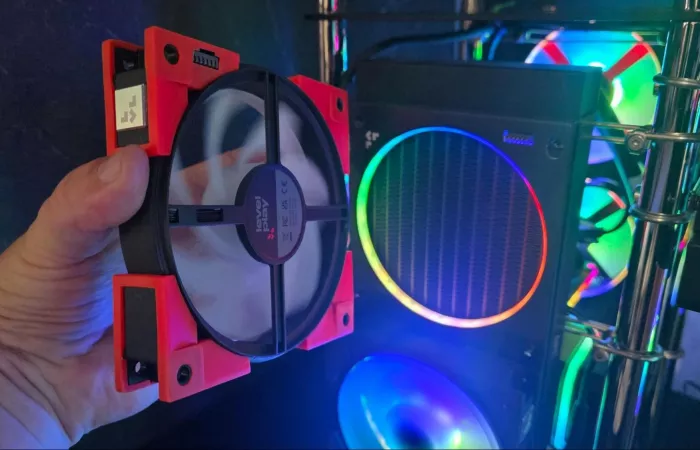 Levelplay rivoluziona le ventole PC: magnetiche, reversibili e modulari