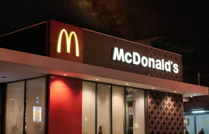 McDonald’s rilancia l'AI nel drive-thru con ArchIQ sviluppato da Google