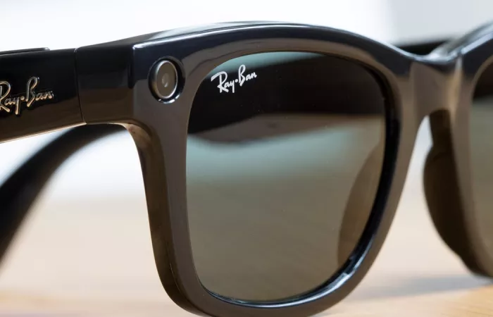 Meta testa il riconoscimento facciale sugli smart glasses: allarme privacy