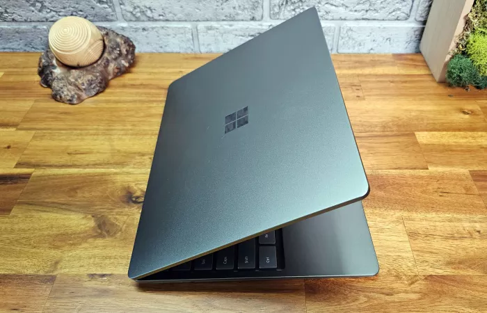 Microsoft semplifica la gamma Surface: stop ai modelli Go