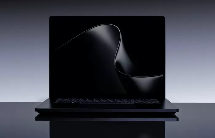 Microsoft presenta Surface Laptop Ultra: potenza AI con GPU RTX Spark