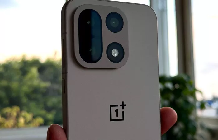 OnePlus anticipa il lancio del flagship 16 per sfidare Apple a settembre