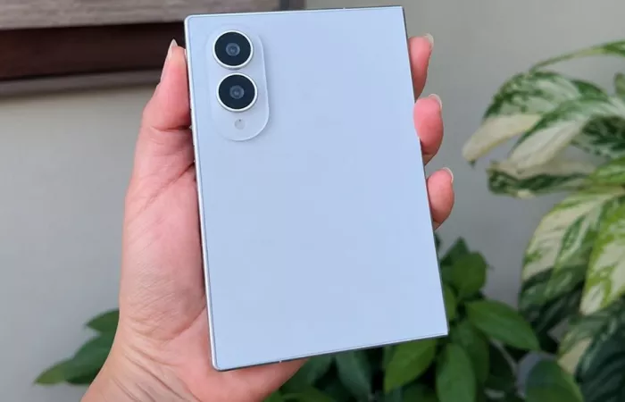 Samsung, in arrivo nuovi pieghevoli: prime immagini dai case leak