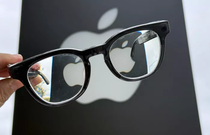 Siri diventa la base dell’intelligenza per i futuri smart glasses di Apple