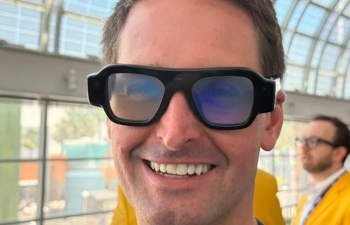 Snap presenta le nuove Specs: occhiali AR autonomi e rivoluzionari