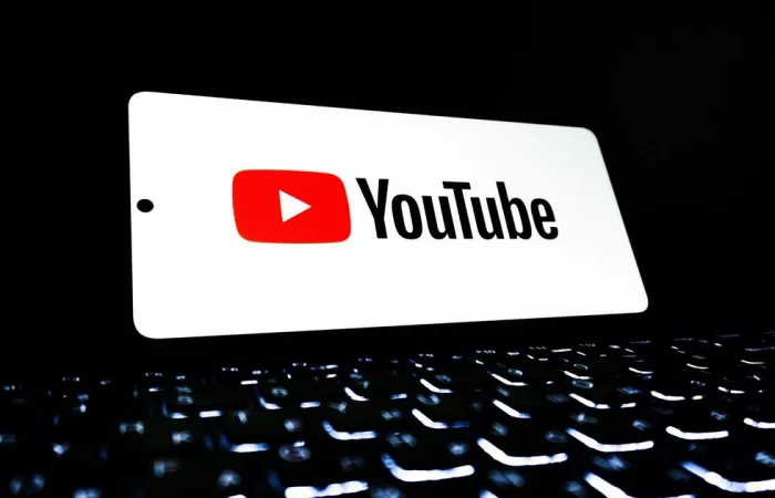 YouTube reintroduce la messaggistica diretta nell'app