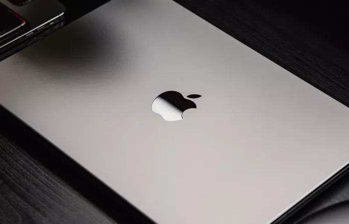 Apple prepara un nuovo design per il MacBook Pro entry-level nel 2027