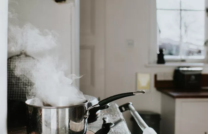 Tecnologia e strategie per mantenere la cucina fresca durante le ondate di calore