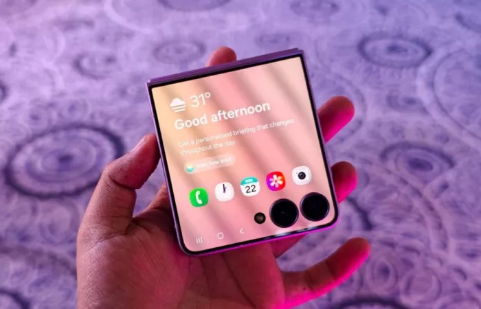 Galaxy Z Flip 8: più app e funzionalità sulla cover screen