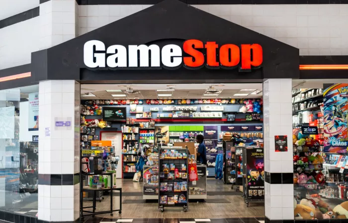 GameStop minimizza l’impatto della scelta di Sony di abbandonare i dischi fisici