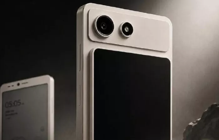 Hisense A10: smartphone con schermo E Ink e display LCD staccabile