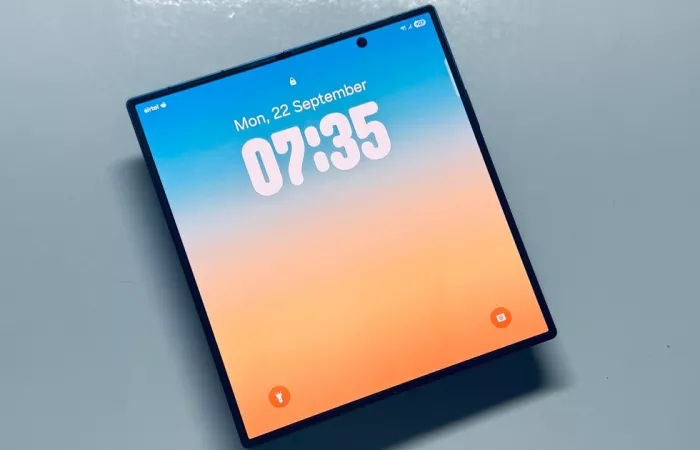 Samsung presenta Flex Titanium, la nuova tecnologia per display pieghevoli senza piega visibile