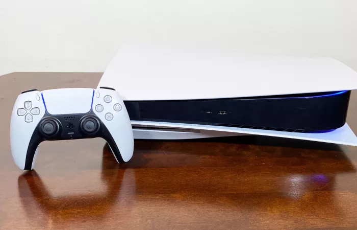 Sony abbandona i dischi: ironia social contro il futuro digitale di PlayStation
