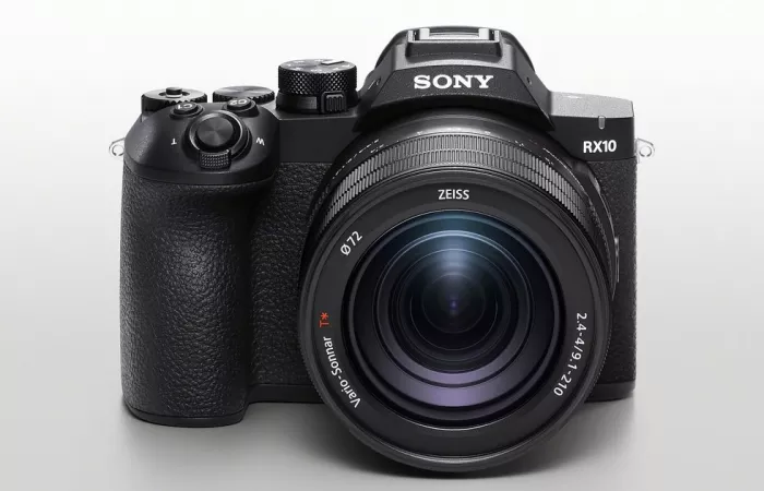 Sony RX10 V: autofocus AI e video 4K 120fps per la bridge definitiva