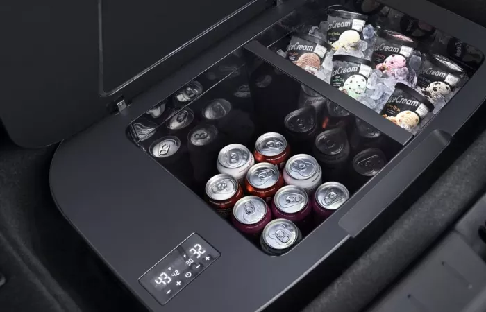 Tesla presenta il frigo per frunk dedicato alla Model Y