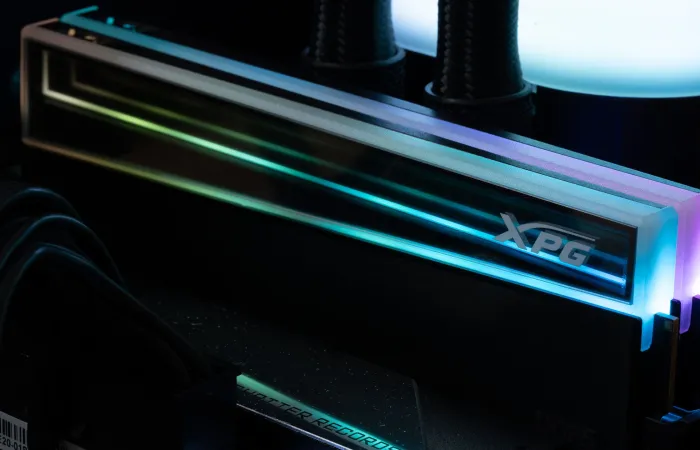 Adata XPG Novakey RGB DDR5-6000 C30: memoria sostenibile e prestazioni solide