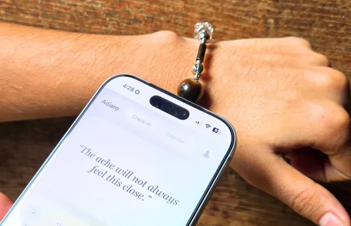 Adiaro: il bracciale smart che trasforma il diario personale in digitale