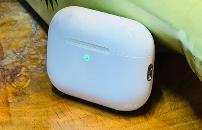 Apple AirPods con fotocamera: nuove funzioni per privacy e usabilità