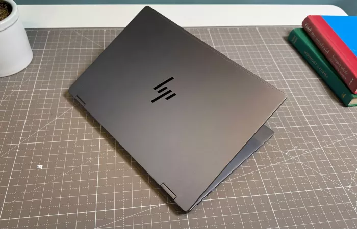 Claude AI sblocca il BIOS: superati i controlli RSA-2048 su laptop HP