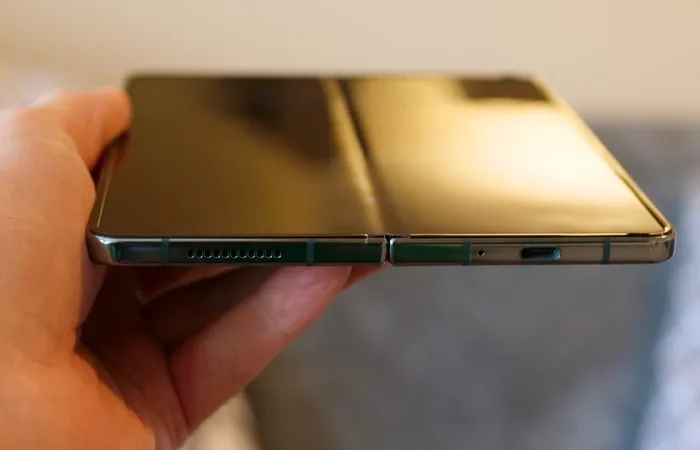 Samsung pronta a eliminare la piega nei foldable con una nuova tecnologia di vetro