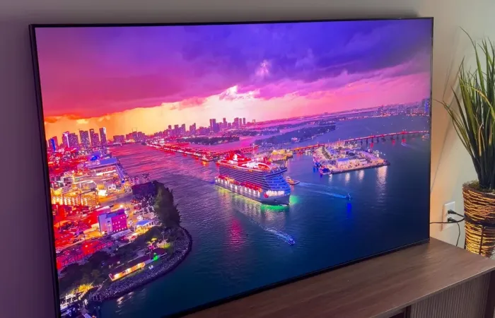 Sony BRAVIA 9 II: Mini LED True RGB sfida OLED nella qualità HDR