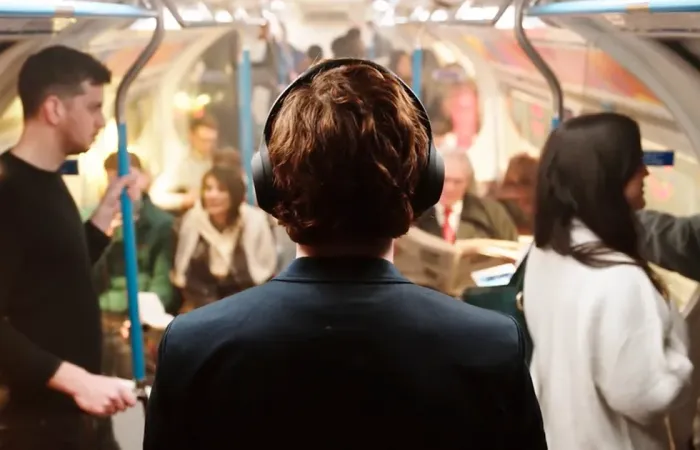Sony pronta a lanciare le WH-1000XM4C: cuffie noise-canceling più accessibili