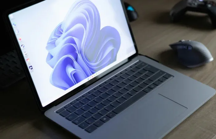 Microsoft rimuove la funzione Drag Tray da Windows 11