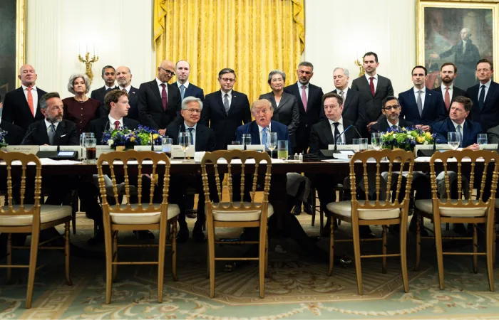 I leader dell’AI si impegnano all’autoregolamentazione dello sviluppo