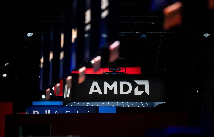 AMD supera il trilione di dollari di capitalizzazione, battendo Intel