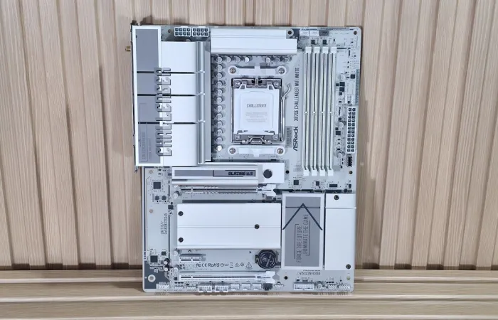 ASRock X870E Challenger Wifi: una motherboard completa e accessibile