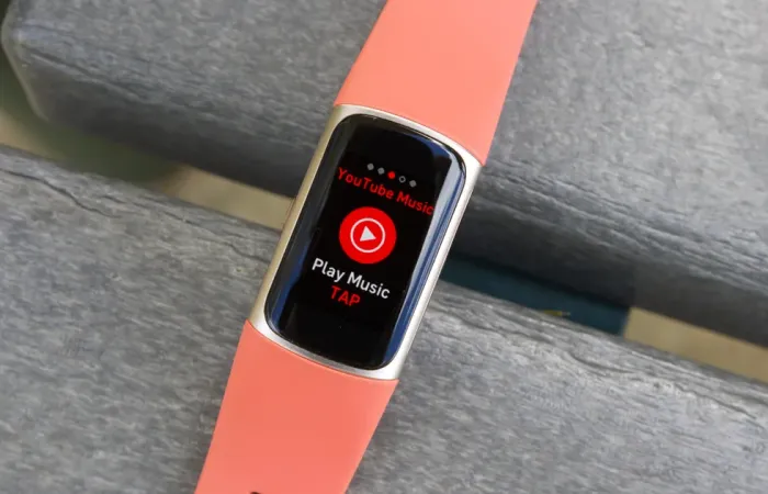 Google prepara una nuova fitness band con display e Wear OS?