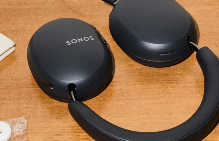 Sonos Ace Ultra integra le cuffie nell'ecosistema audio domestico