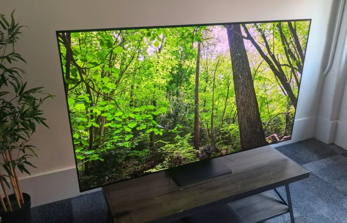 TCL QM8L è la miglior TV del 2026 secondo i test di laboratorio CNET